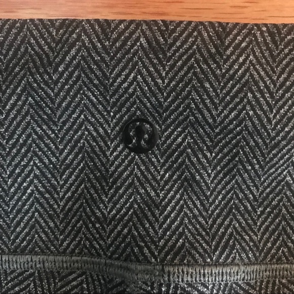Lululemon Cropped Yoga Pants - Picture 4 of 5